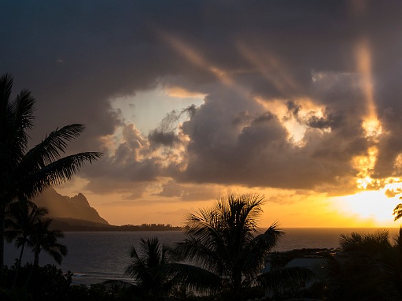 Wednesday night was the first really good sunset since we'd been on island. Beautiful light show as the sun sets over Hanalei Bay with Bali Hai (Mt. Makana) in the background May 13, 2015 6:59 PM : Kauai : Debra Zeleznik,David Zeleznik,Jawea Mockabee,Maxine Klein,Mary Wilkowski