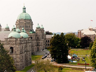 BC2010-016 The British Columbia Parliament on Victoria's inner harbor