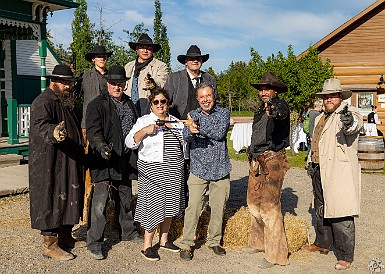 Calgary-042 Thanks to advice from the experts behind me, I quickly figured out how to thwart Max's plans to get rid of me before the trip even started.