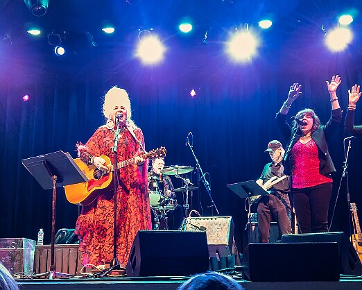 ChristineOhlman2025-029 The show was a tribute to Michael Colbath, Christine's bass player of 35 years who just passed away 2 months ago at the age of 67. Bassist Wolf Ginandes came...