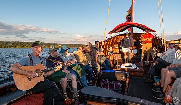 Shanties and a Sail on the Onrust with Geoff Kaufman The weather was gorgeous for a dockside concert and then a sail on the Onrust with Geoff Kaufman