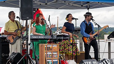 Boogie-Woogie with Eight to the Bar The joint was jumping with the music pumping by Eight to the Bar