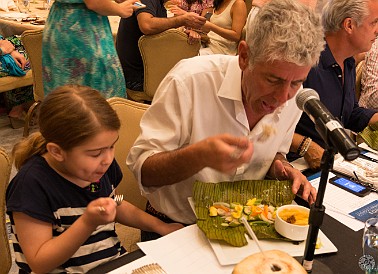 CaymanCookout2015Day3-032 Tony Bourdain is ably assisted by his daughter Ariane