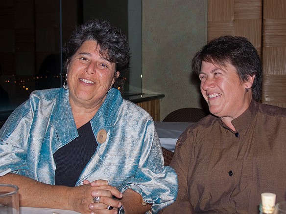 Apr 8, 2009 2:23 AM : Debra Zeleznik, Mary Wilkowski, Oahu
