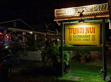 Tahiti Nui is the happening spot in Hanalei village for pupu's, dinner, and local kine music May 17, 2011 8:13 PM : Kauai