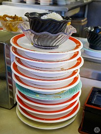 The dead plates stack up and the waitresses count the colors to come up with the bill May 21, 2011 2:33 PM : Kuru Kuru Sushi, Oahu