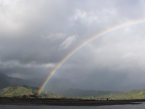 All of the misty weather made for yet more beautiful rainbows as we pulled out of Hanalei Bay. This one started at the Hanalei Pier.... May 14, 2013 7:12 AM : Kauai