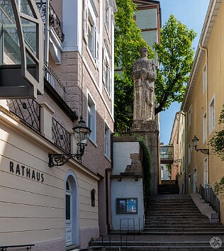 BadenBaden2025-018 Rathaus is the town hall in German and presiding over it is a sculpture of Otto von Bismarck constructed in 1915 on his 100th birthday