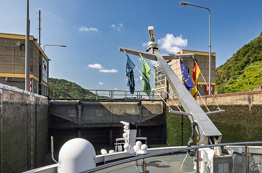 Cochem2025-001 Monday morning we opened our shades wondering why it was so dark and there was a concrete wall literally a foot away from our cabin window. Using our superior...