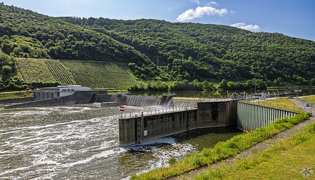 Cochem2025-005 The view of the Lehman lock as we pass through gives the general layout of all the locks on the Moselle. The lock itself is along one bank, in the middle are...