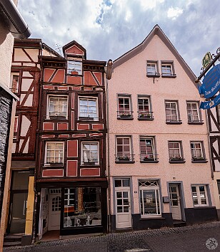 Cochem2025-042 The people on the third floor are definitely not going to have a pool table installed!