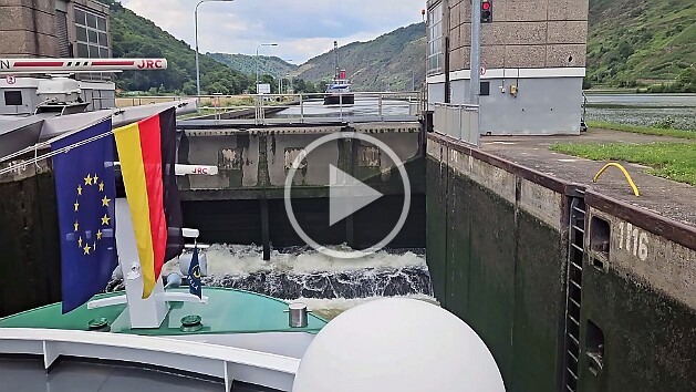 Müden Lock The Müden lock flooding and taking us up to the top floor