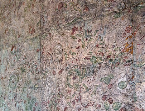 Cologne2025-008 Closeup of the gilded and painted leather wallpaper