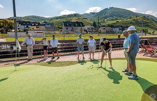 Koblenz2025-003 First up was a putting contest and Max was all ready to go 🏌️‍♀️⛳