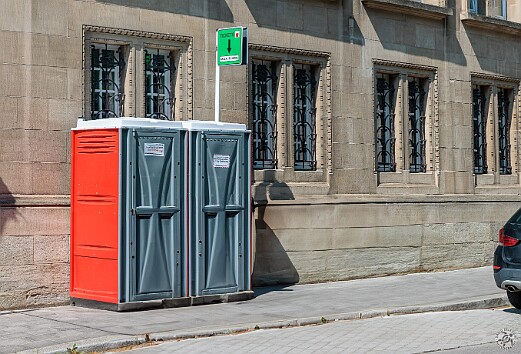 Luxembourg2025-031 Tickets required and a 5 hour time limit for these port-a-johns in Luxembourg! 🤣 In fact, once we got closer we saw the hidden parking ticket machine off to...