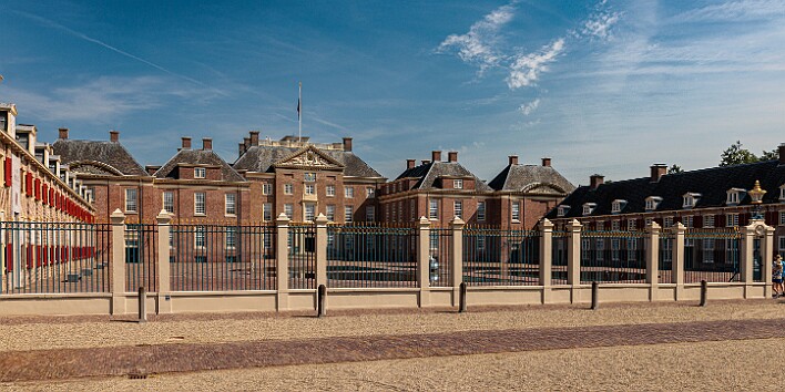 Nijmegen2025-003 Our destination was the Paleis Het Loo in Apeldoorn, built by William III of Orange in 1686 for himself and his wife Mary II Stuart. It remained a summer...