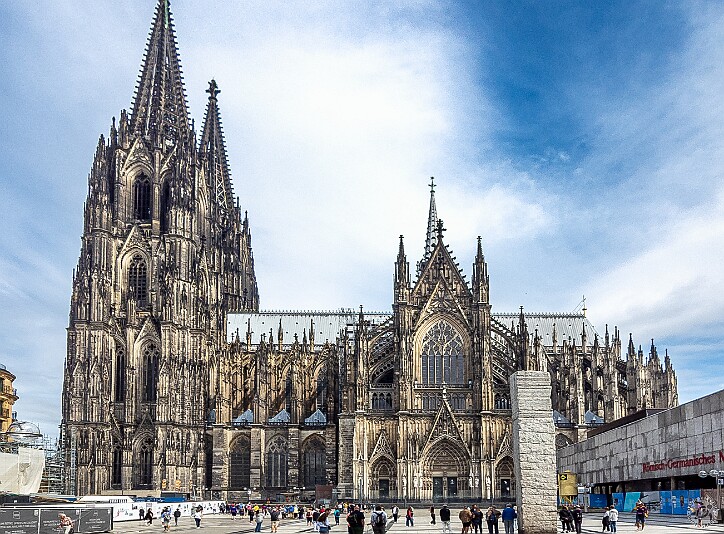 Cologne to Remagen & Andernach In Cologne, we had a formal dinner at Schloss Ehreshoven, followed the next morning by a walking tour of the city that...