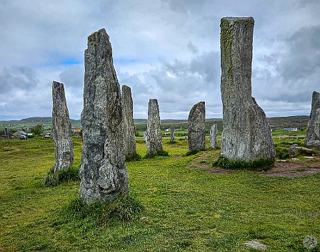 IsleOfLewisHarris2024-020 The Callanish Standing Stones, Calanais in Gaelic, date from 2900 - 2600 BC, making them 5000 years old and older than both Stonehenge and the Pyramids. The...