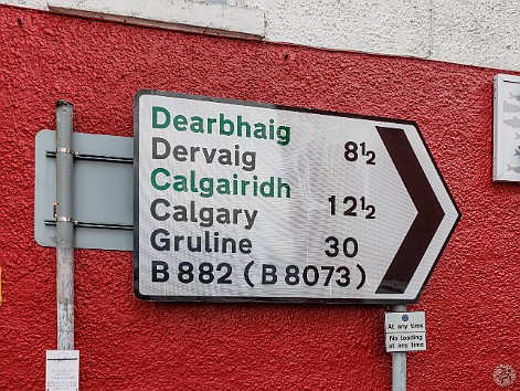 IsleOfMull2024-050 Our intro to Scottish road signs which have the Gaelic names in green if the sign has a white background, or in yellow if the sign has a green background. BTW,...