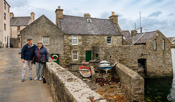 Shetland2024-017 Two Shetland fans in front of their holy grail