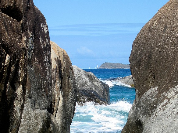 Similar to the Baths with its granite boulders, Spring Bay has much fewer tourists because there are no moorings directly offshore. Feb 1, 2007 1:01 PM : BVI, Virgin Gorda 2007-02 : Maxine Klein,David Zeleznik